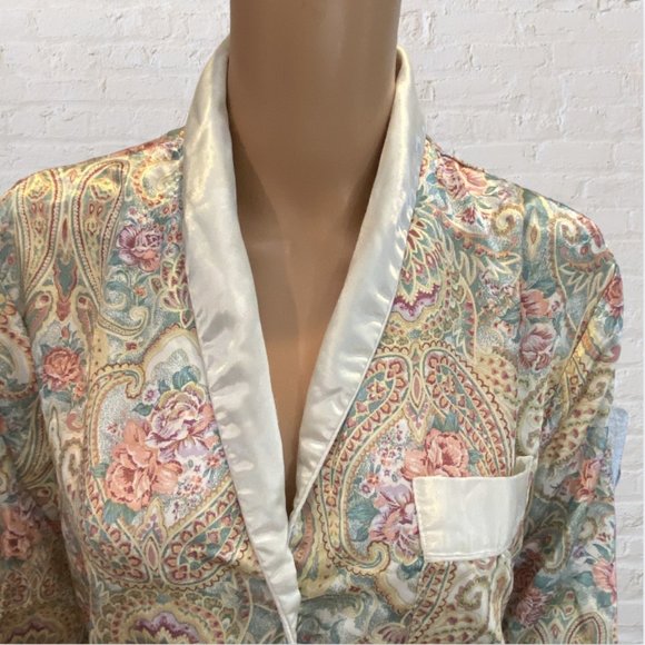 VINTAGE NICOLE CLASSICS -- Satin-Feel Pajama Top, Front Closure, Lined - Picture 5 of 15